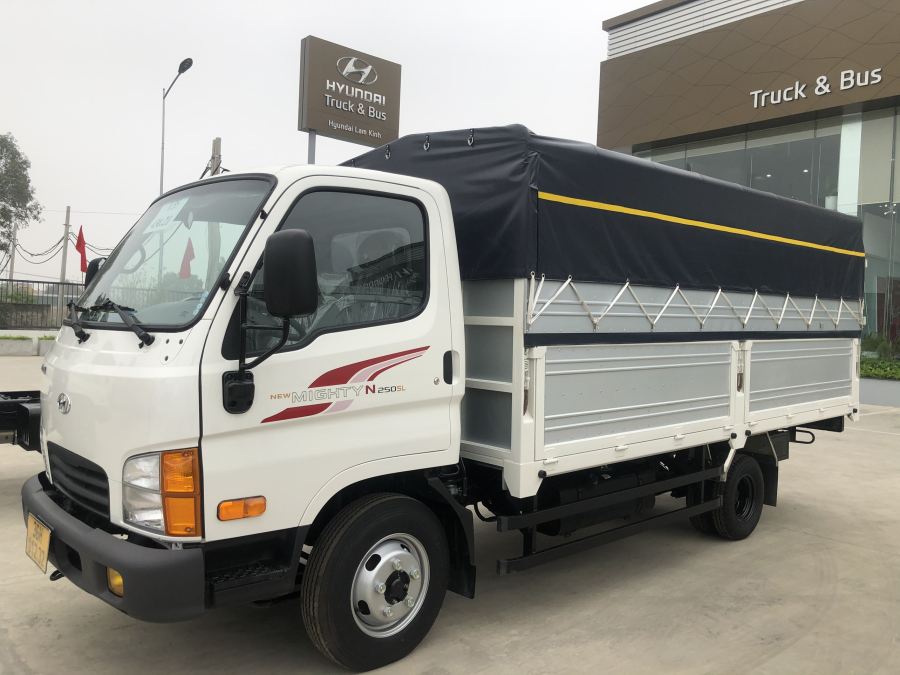 Hyundai N250 thùng bạt